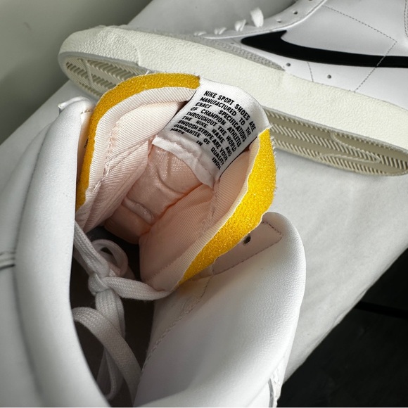 Nike - Men’s Blazer Mid '77 Shoes Sneakers - White and Black Hightops - Size 12 - Picture 10 of 10